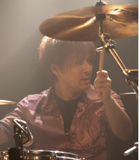 串太朗／Drums
